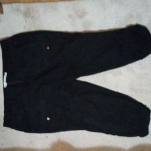 Black capris pants